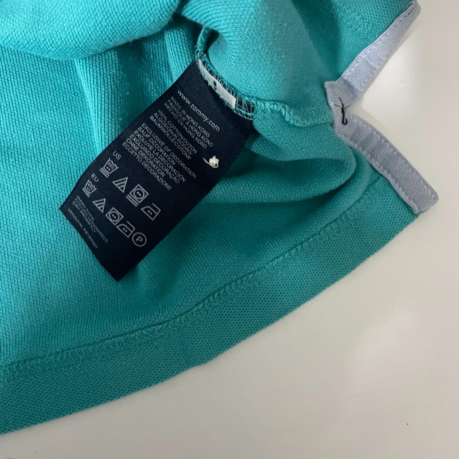 Vintage Tommy Hilfiger Men's Green Polo-shirts FLAG REGULAR POLO SHIRT in L|L29W22|SKU 5517