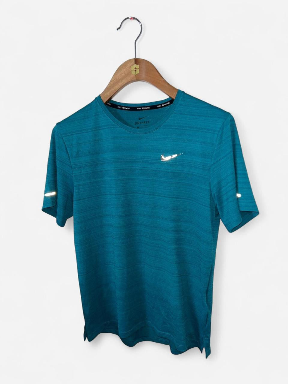 Men’s Nike Dri-Fit Miler tee in blue #running in size small 
SKU 7170
L 26 W 19 