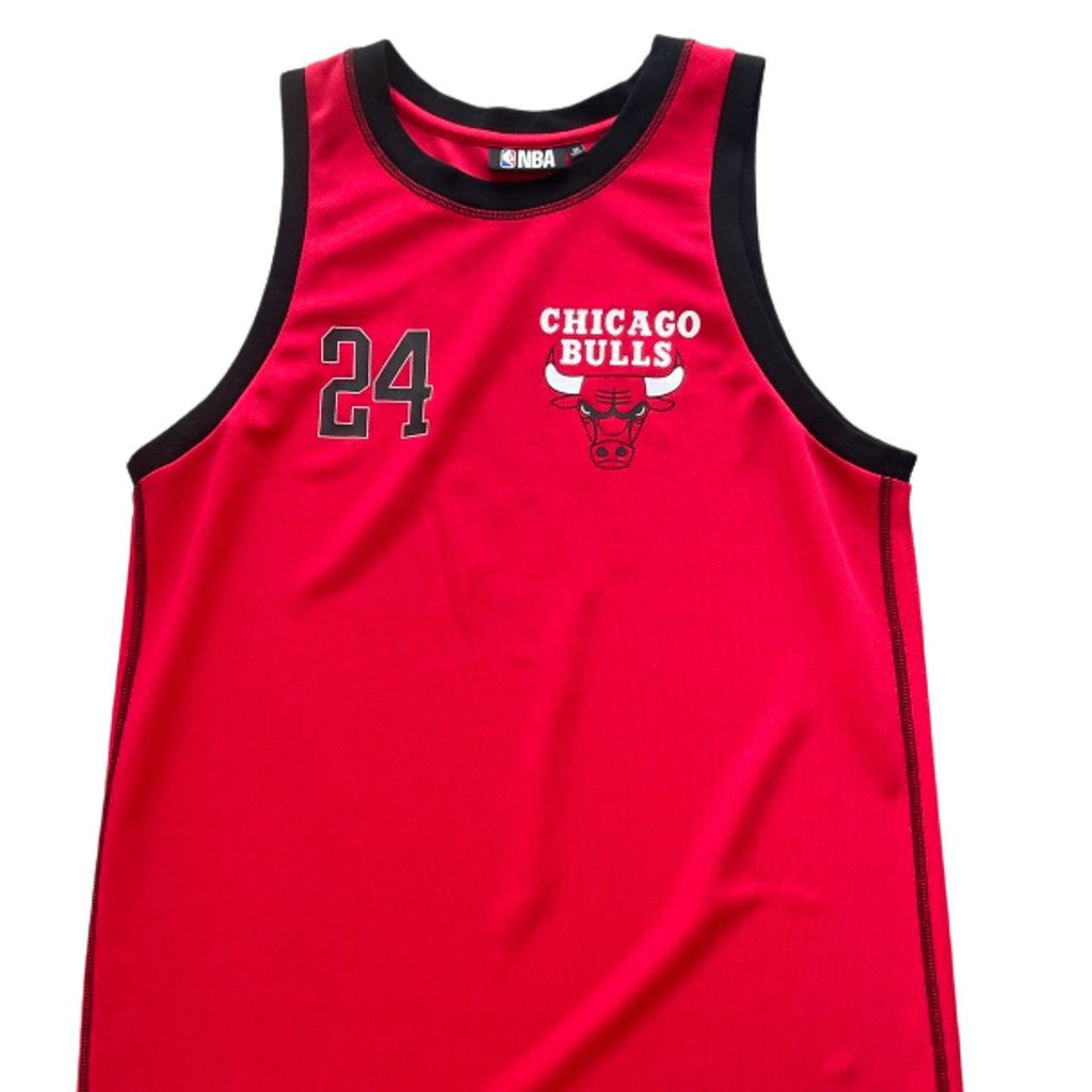 Vintage NBA red sleeveless chicago bulls tshirt