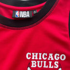 Vintage NBA red sleeveless chicago bulls tshirt