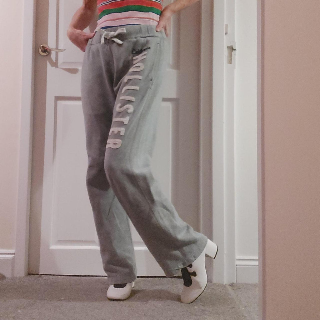 WoMen’s Hollister  Carlifonia Grey Sweatpants NWT  W 28 L 32 SKU 6027