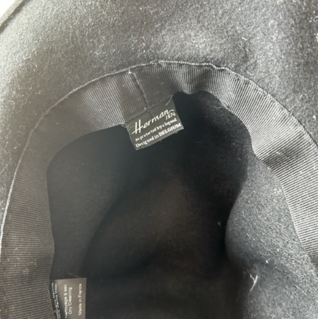 Vintage Unisex Hermani Black felt fedora hat with silver logo hat  sku 6816
