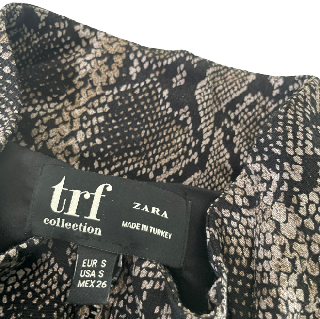 ZARA bomber jacket in size small  L27 W21 SKU 6248