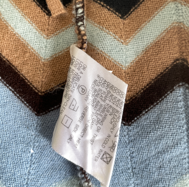 Karen Millen Vintage England Jersey in size L L31 W 16 SKU 6255