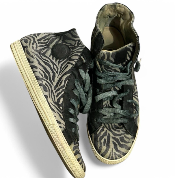 WOMEN'S TRAINERS PAUL GREEN TRAINERS UK 6- US7 SKU 6896