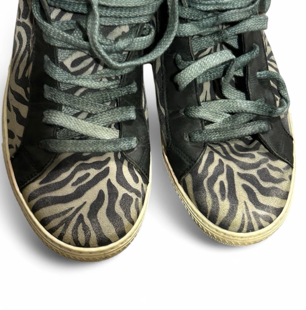 WOMEN'S TRAINERS PAUL GREEN TRAINERS UK 6- US7 SKU 6896