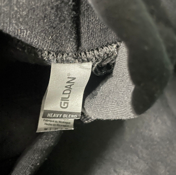 Vintage Gildan graphics Men's Black concert hoodie in M|L27 W21|SKU 6108