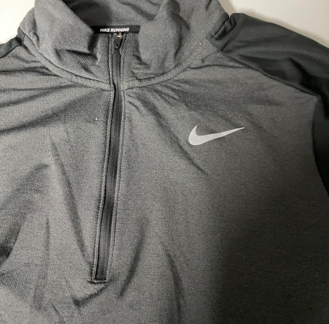 VINTAGE NIKE RUNNING SHIRT MEN'S GREY 1/4 ZIP PULLOVER REFLECTIVE TRAINING SWEATSHIRT IN XL|L30W19|SKU 5476