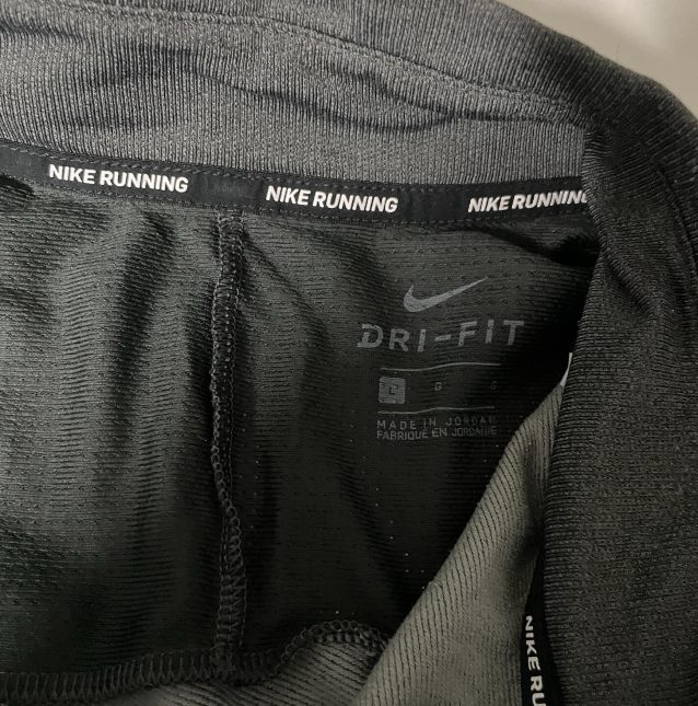 VINTAGE NIKE RUNNING SHIRT MEN'S GREY 1/4 ZIP PULLOVER REFLECTIVE TRAINING SWEATSHIRT IN XL|L30W19|SKU 5476