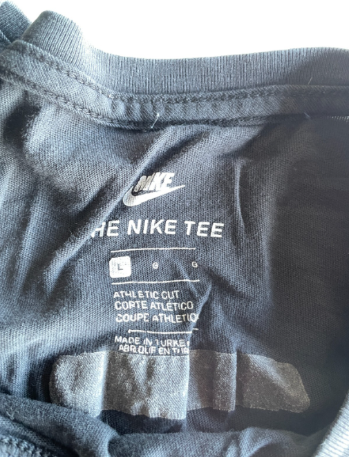 vintage men's Nike right Center Swoosh black  t shirt in size L| L28W19|SKU 5357