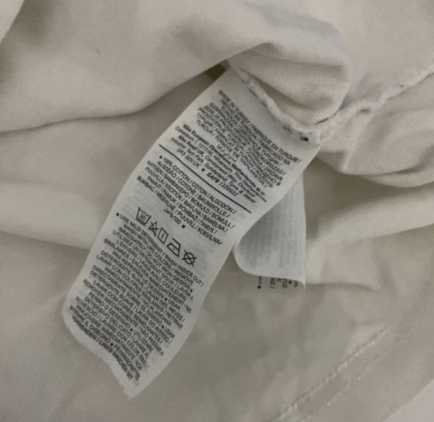 Vintage men's Nike Retro swoosh logo heavyweight t-shirt in off white in XL| L30W24|SKU 5428