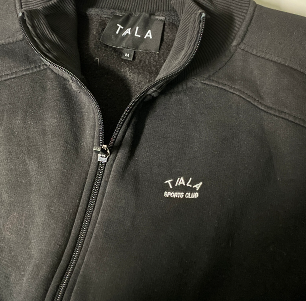 Vintage female Tiala black sport club sweatshirt in m |L23 W23|SKU 6120