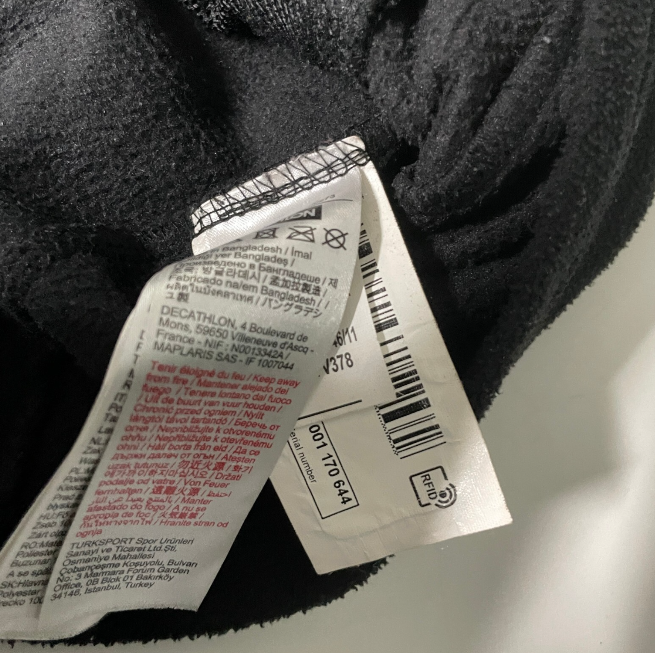 Female Decathlon vintage black fleece jacket in size M|L28 W20|SKU 6134