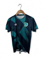This is a Republic of Ireland 2022-23 Umbro training shirt. 
