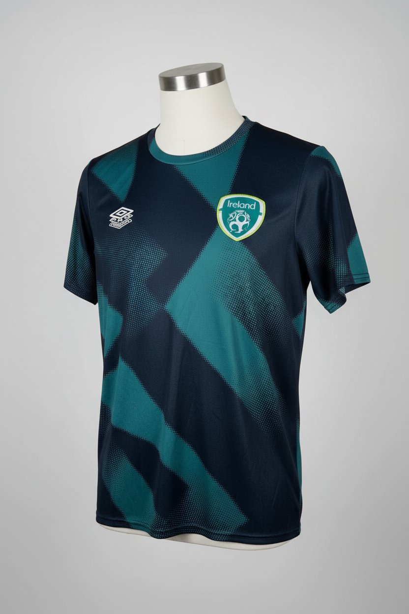 This is a Republic of Ireland 2022-23 Umbro training shirt.