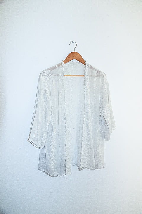 Vintage womens summer white lace kimono top