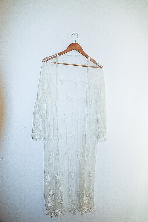 Vintage womens white lace kimono beach dress
