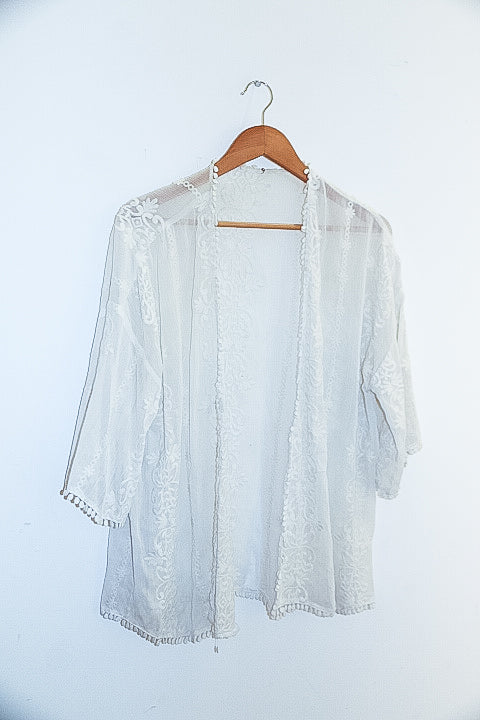 Vintage womens summer white lace kimono top