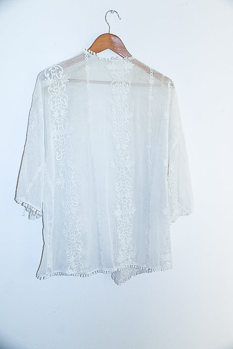 Vintage womens summer white lace kimono top