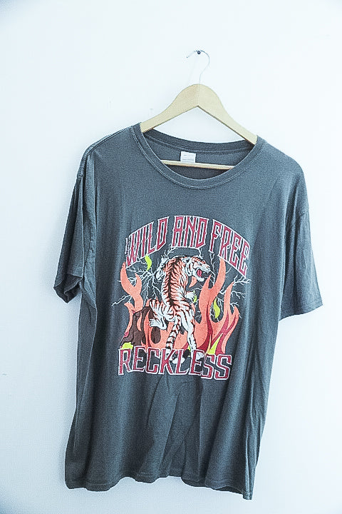 Vintage wild and free reckless graphics grey mens tshirt XL