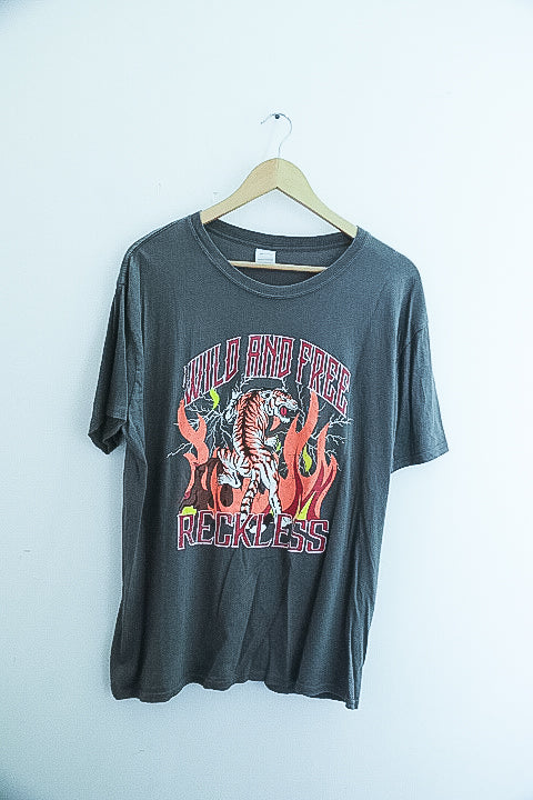 Vintage wild and free reckless graphics grey mens tshirt XL
