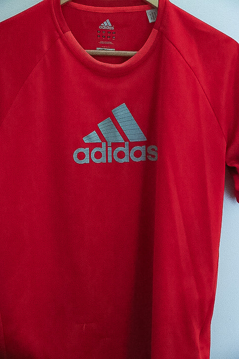 Vintage Adidas Big logo red small T-shirt