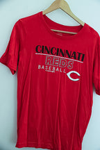 Vintage Cinncinati Baseball graphics red mens tees XL