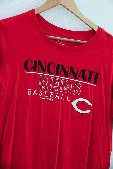 Vintage Cinncinati Baseball graphics red mens tees XL