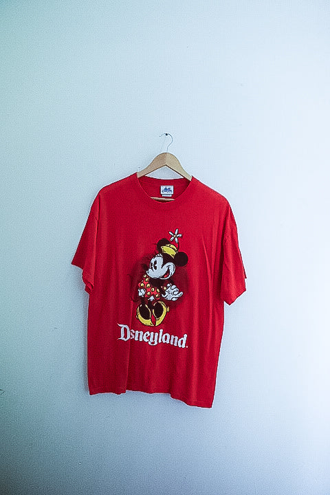 Vintage disneyland mickey mouse graphics red tees XL
