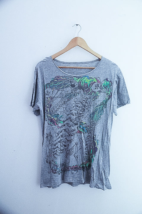 Vintage grey graphics medium tees