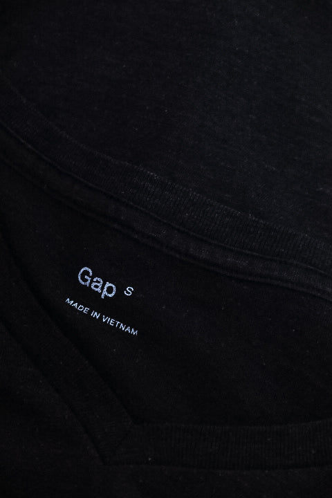 Vintage black Gap V-Neck mens small tshirt