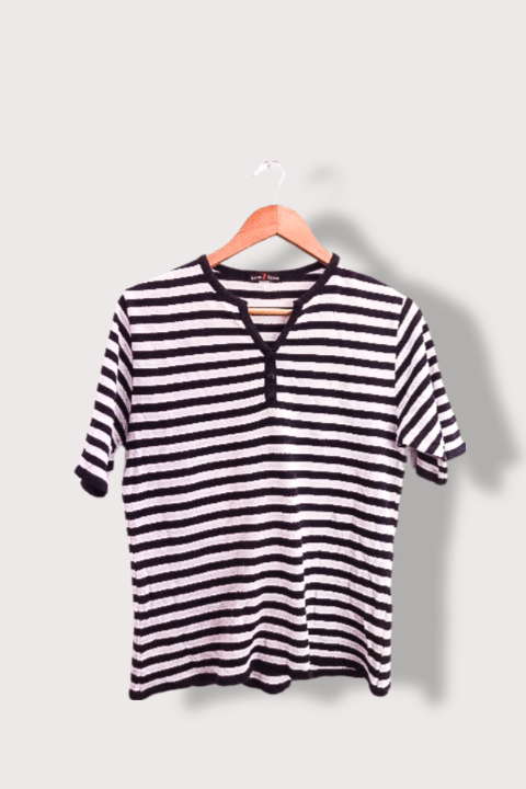 Vintage Saint Killen black and white striped vneck three buttion short sleeve tees