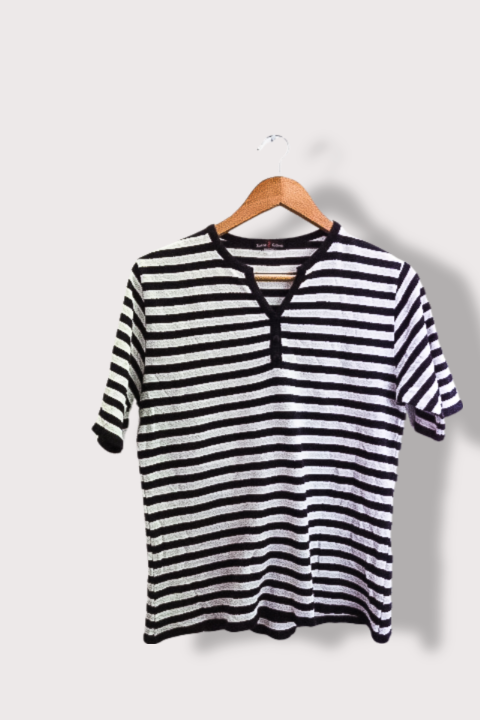 Vintage Saint Killen black and white striped vneck three buttion short sleeve tees