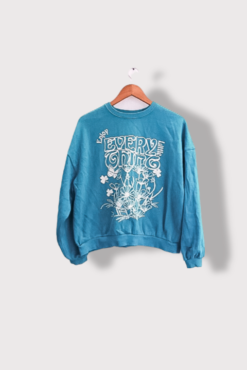 Green Enjoy everything little graphics crew neck medium sweatshirt