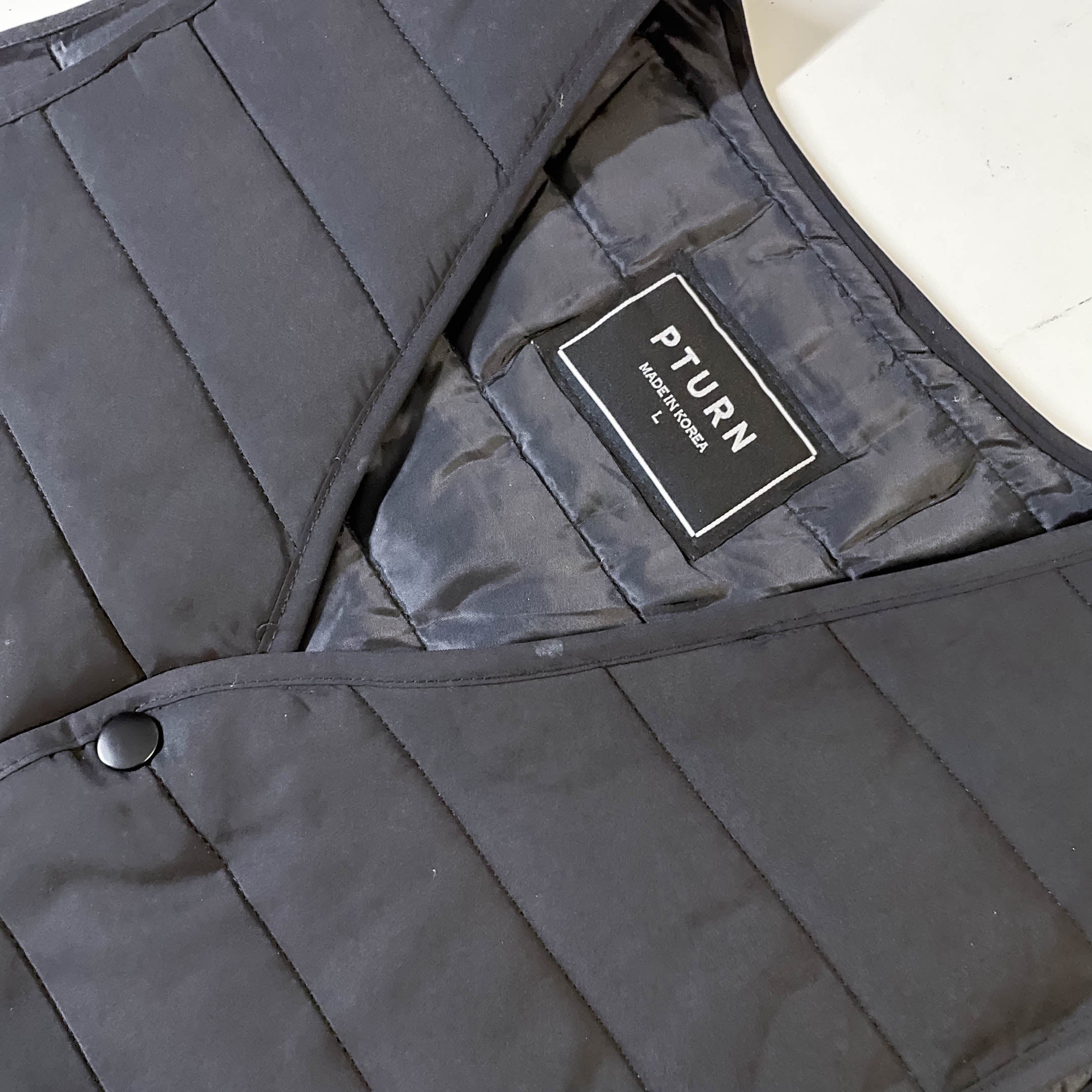 Vintage Pturn mens padded quilted black sleeveless jacket size L