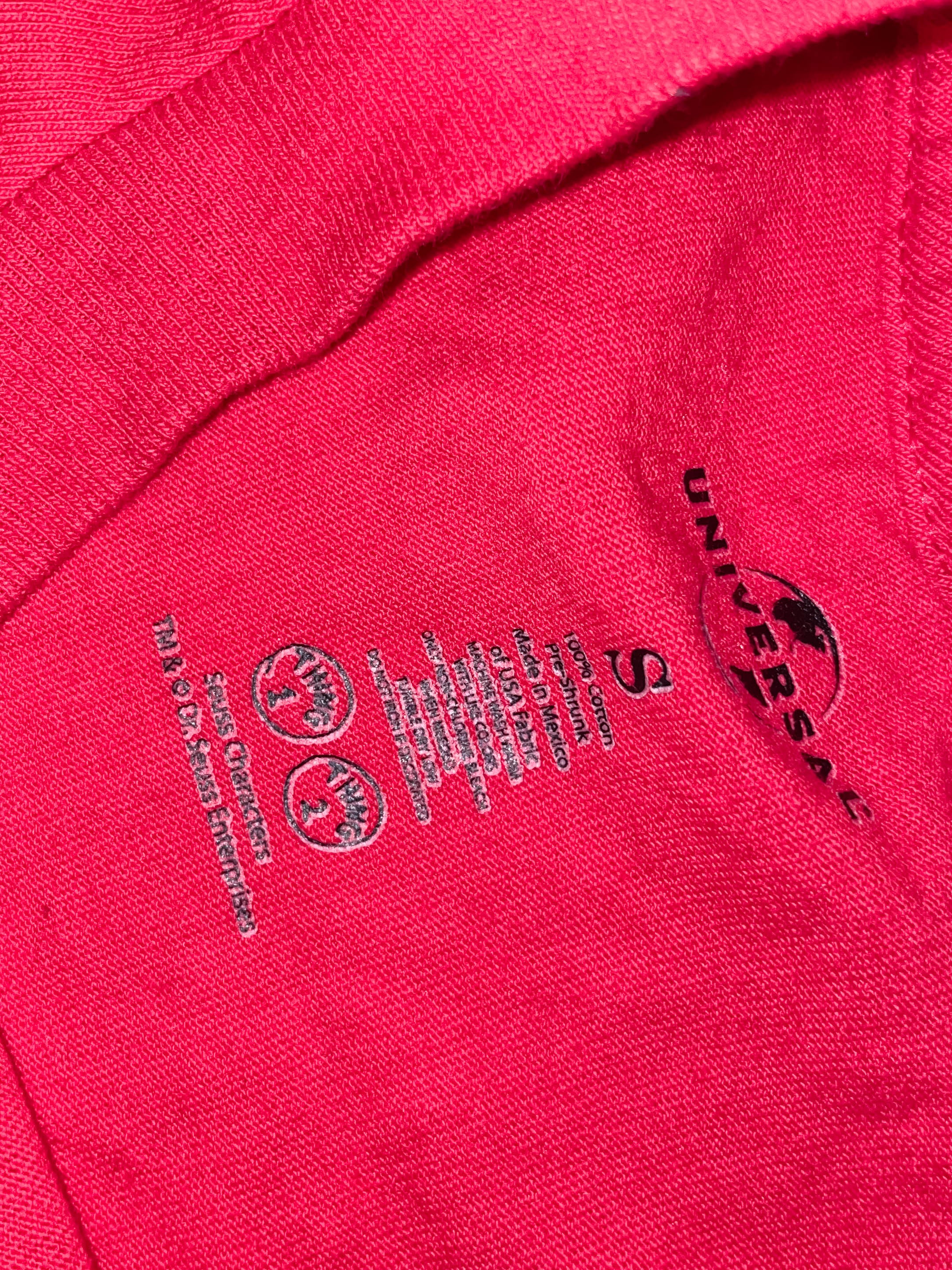 Vintage Red Universal Island of Adventure Things 1 graphics mens small tees