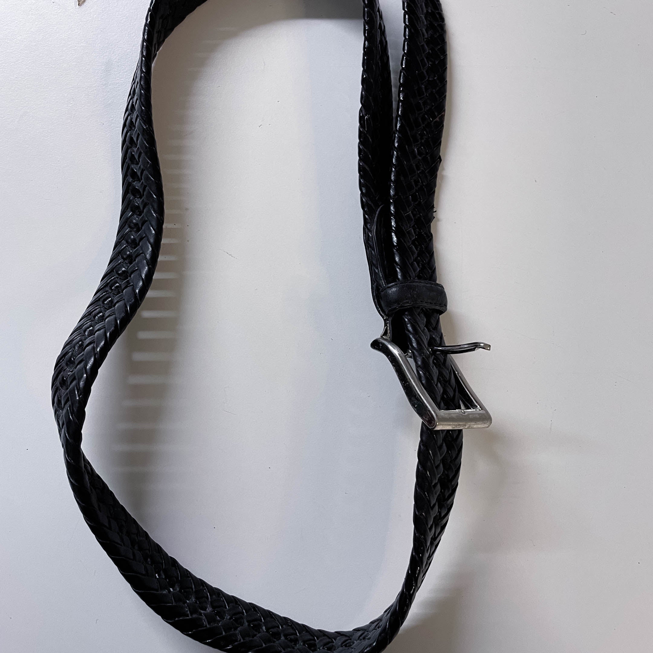 Vintage mens black leather plaited buckle belt L 41 | SKU 3660