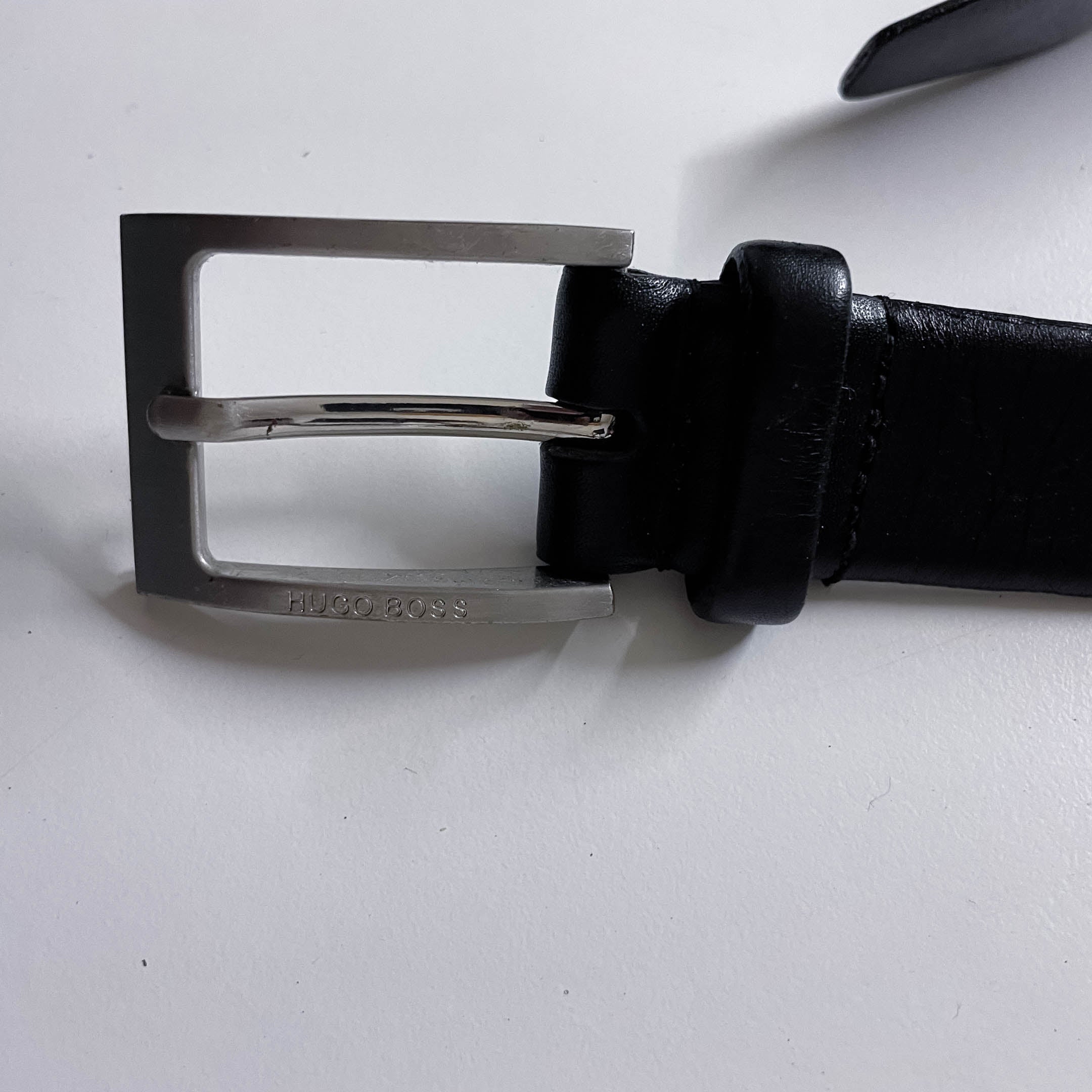 Vintage mens Hugo boss black leather small  buckle belt