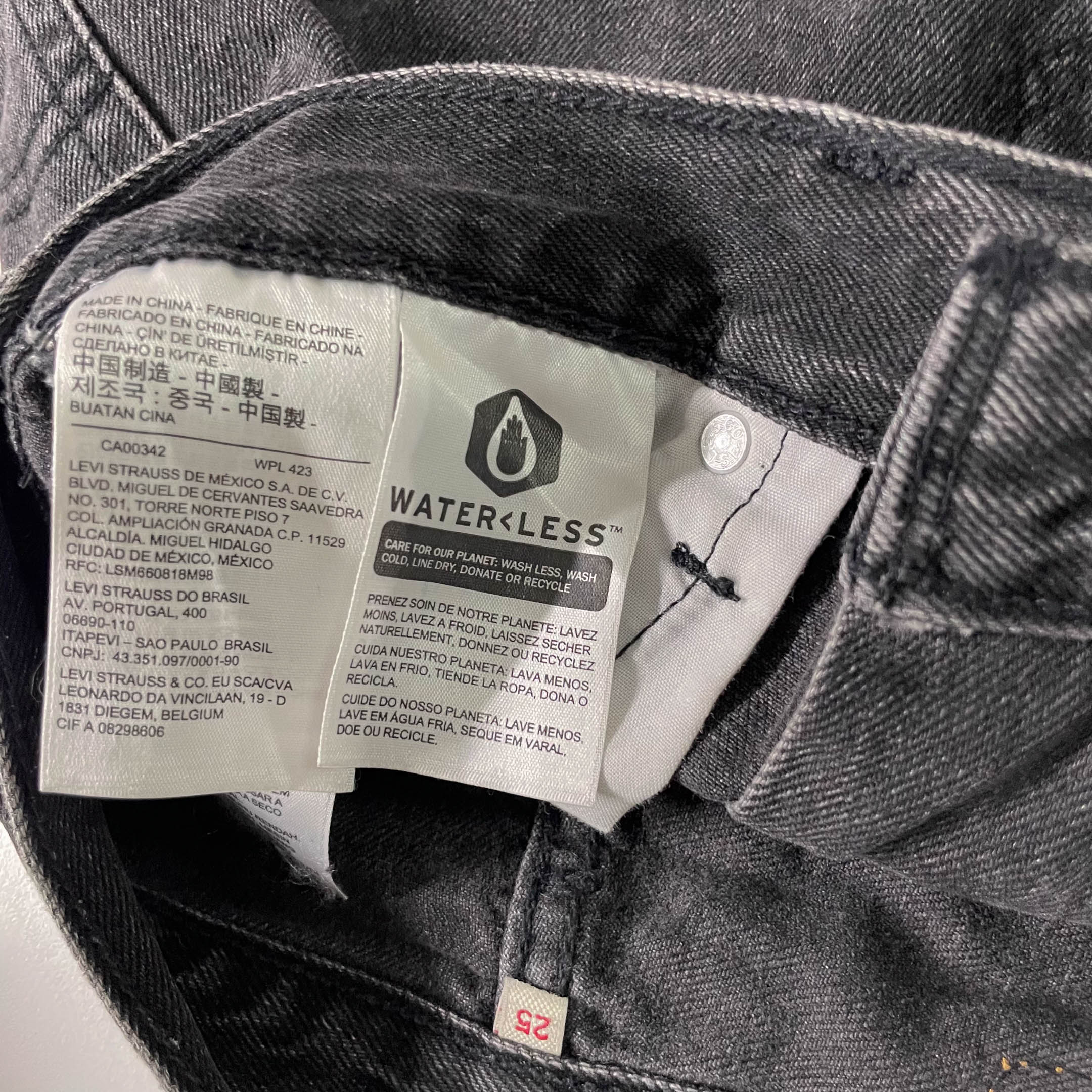 Women's Levi's grey A-line mini denim skirt size 25 | Grey | L 16 W 30 |SKU 3674