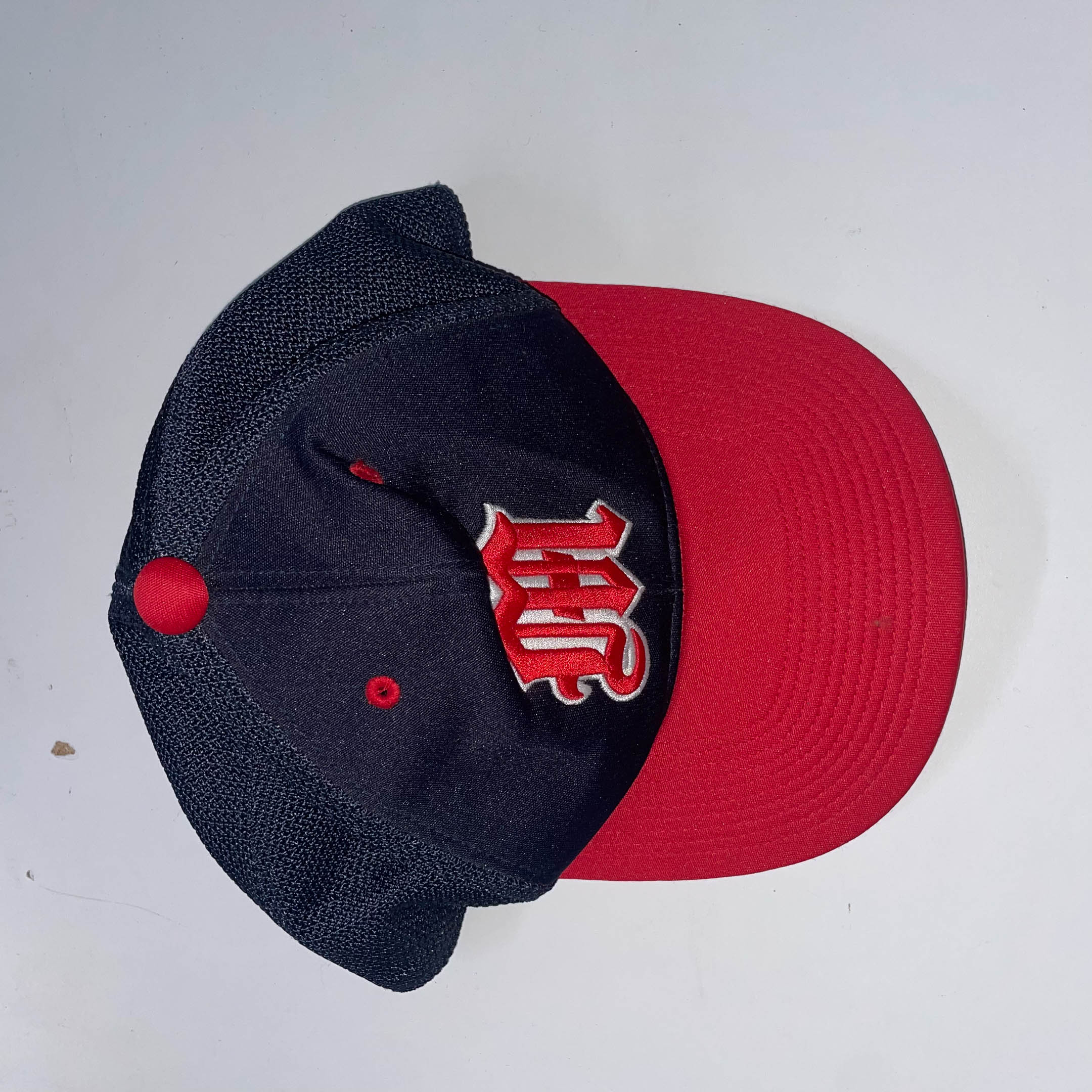 Vintage mens Mizuno black and red tucker cap