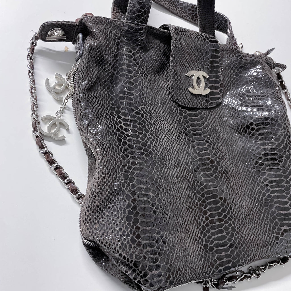Vintage Black Chanel Snake skin womens genuine authentic handbag with prook