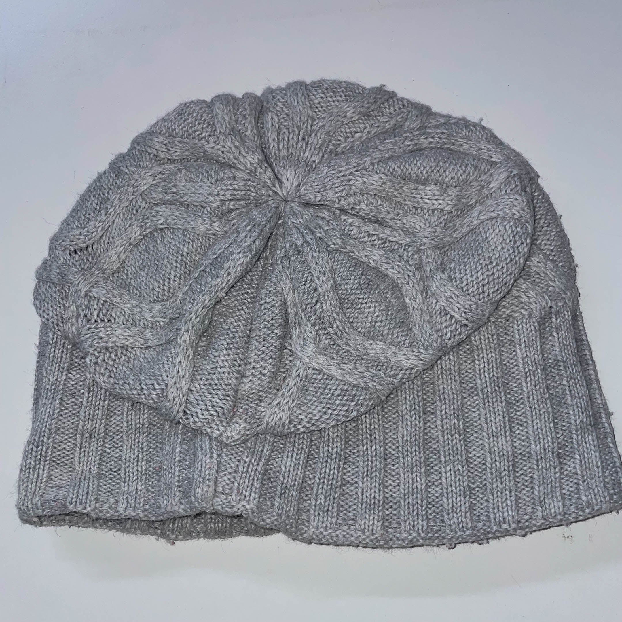 Vintage cable pattern knitted grey beanie cap| One size| grey| SKU 3683