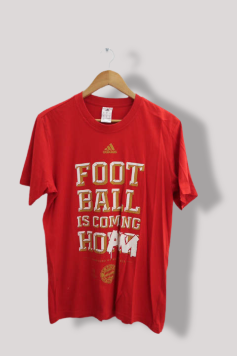 Vintage Adidas FC Bayern Muchen Football is coming home Graphics mens Red medium tees
