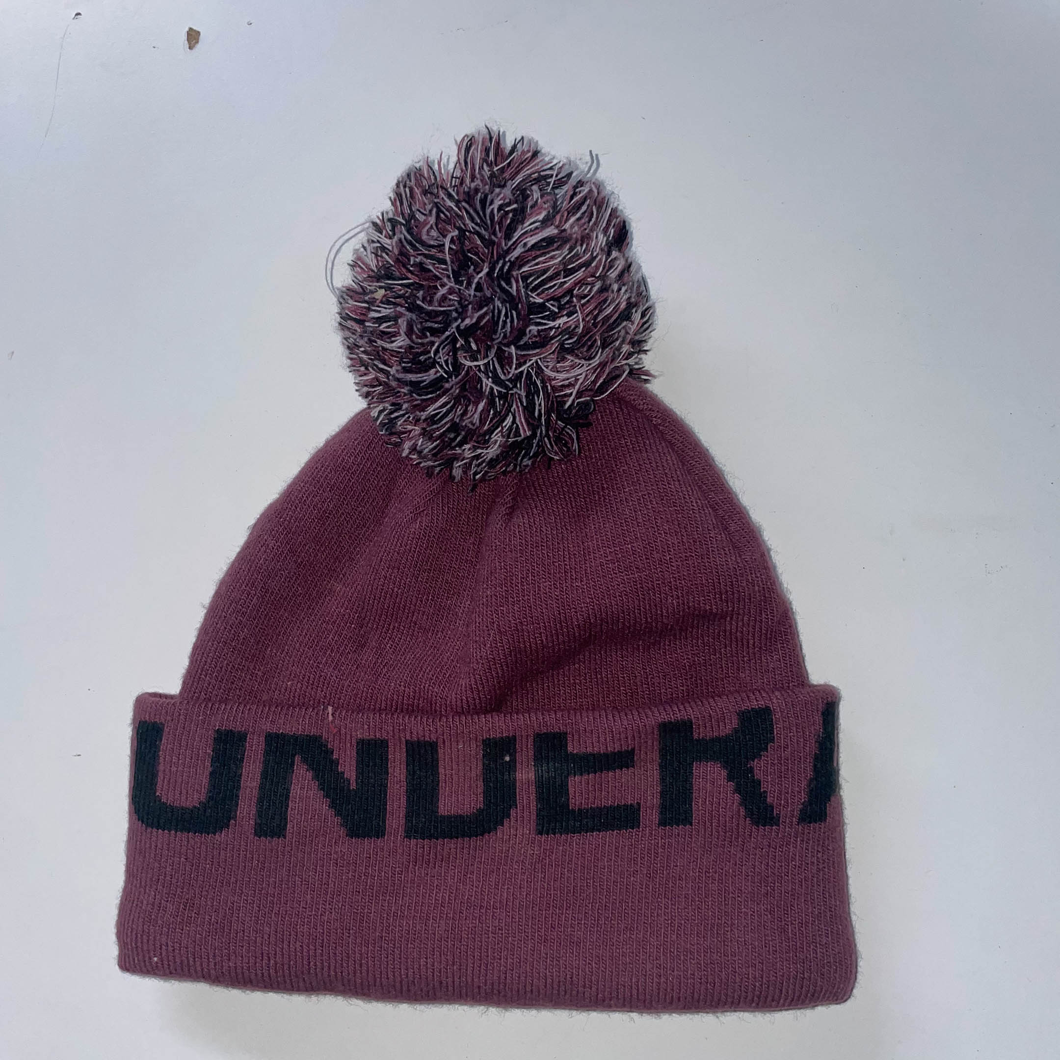 Vintage Under Armour big logo burgundy beanie winter hat