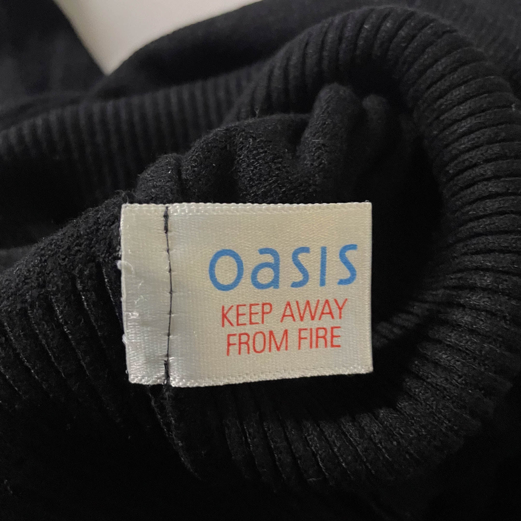 Vintage Black Oasis long sleeve turtle neck jumper in size 12| W16L 21| SKU 3727