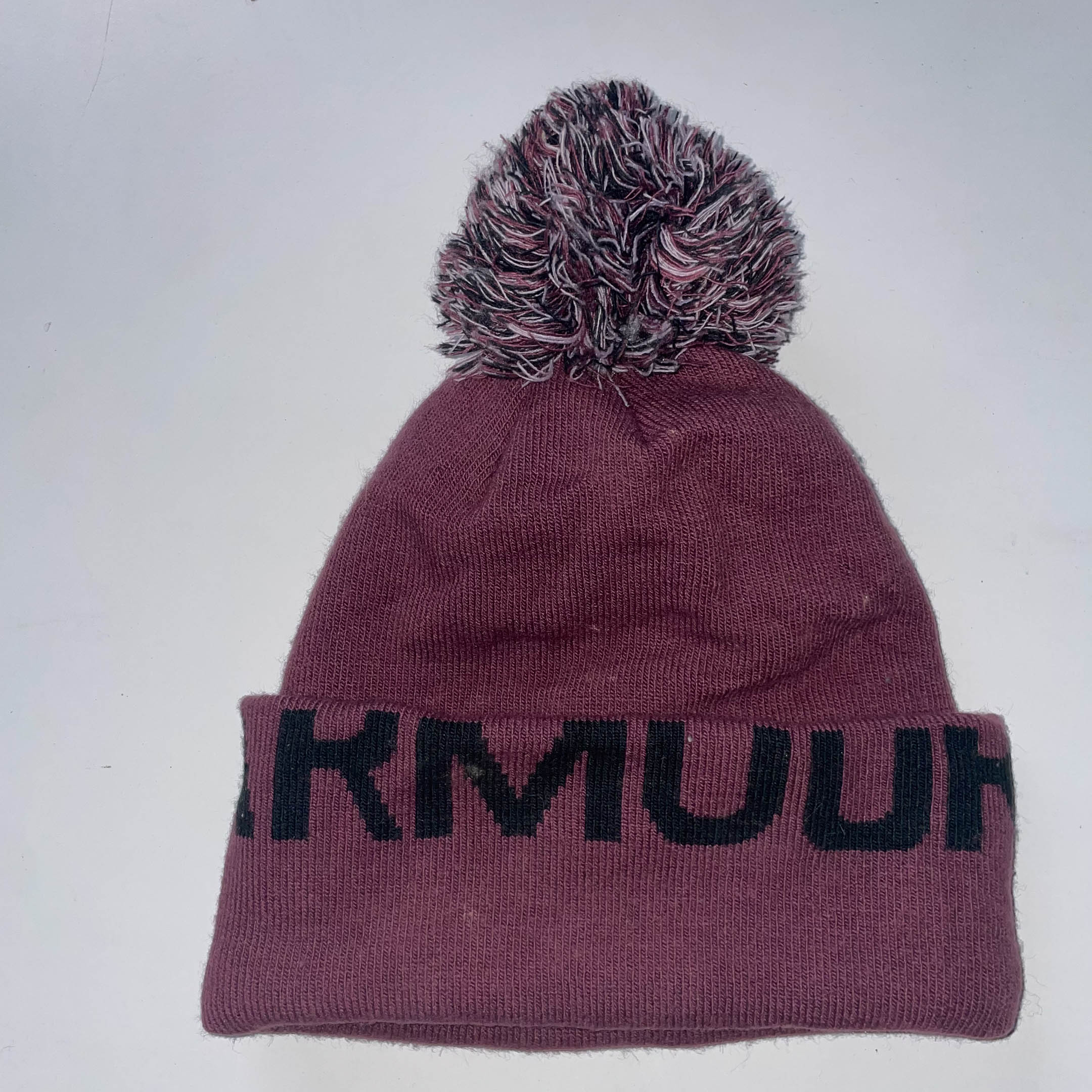 Vintage Under Armour big logo burgundy beanie winter hat