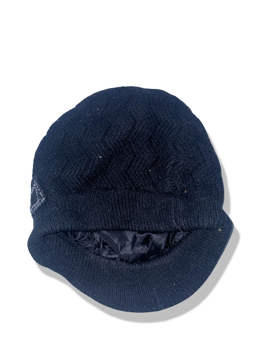 Vintage black lined knitted beanie hat with studded crest