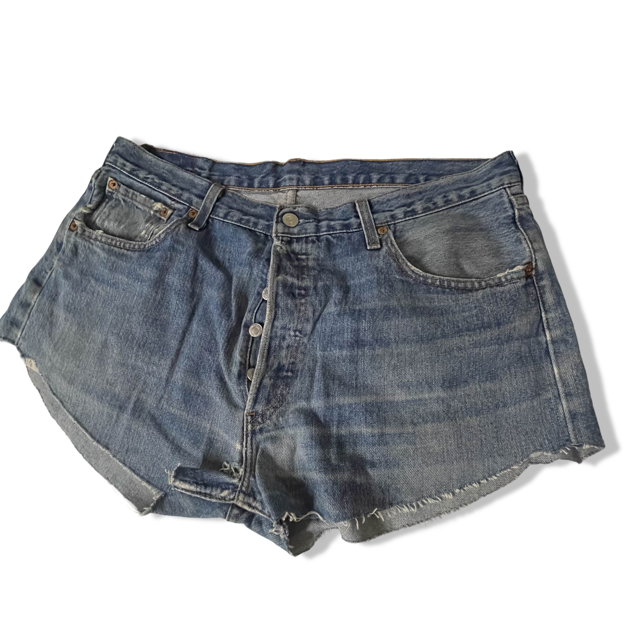 Vintage womens Levi's cut off blue bum short 501 36 X 5| L 36 W 5| SKU 3735