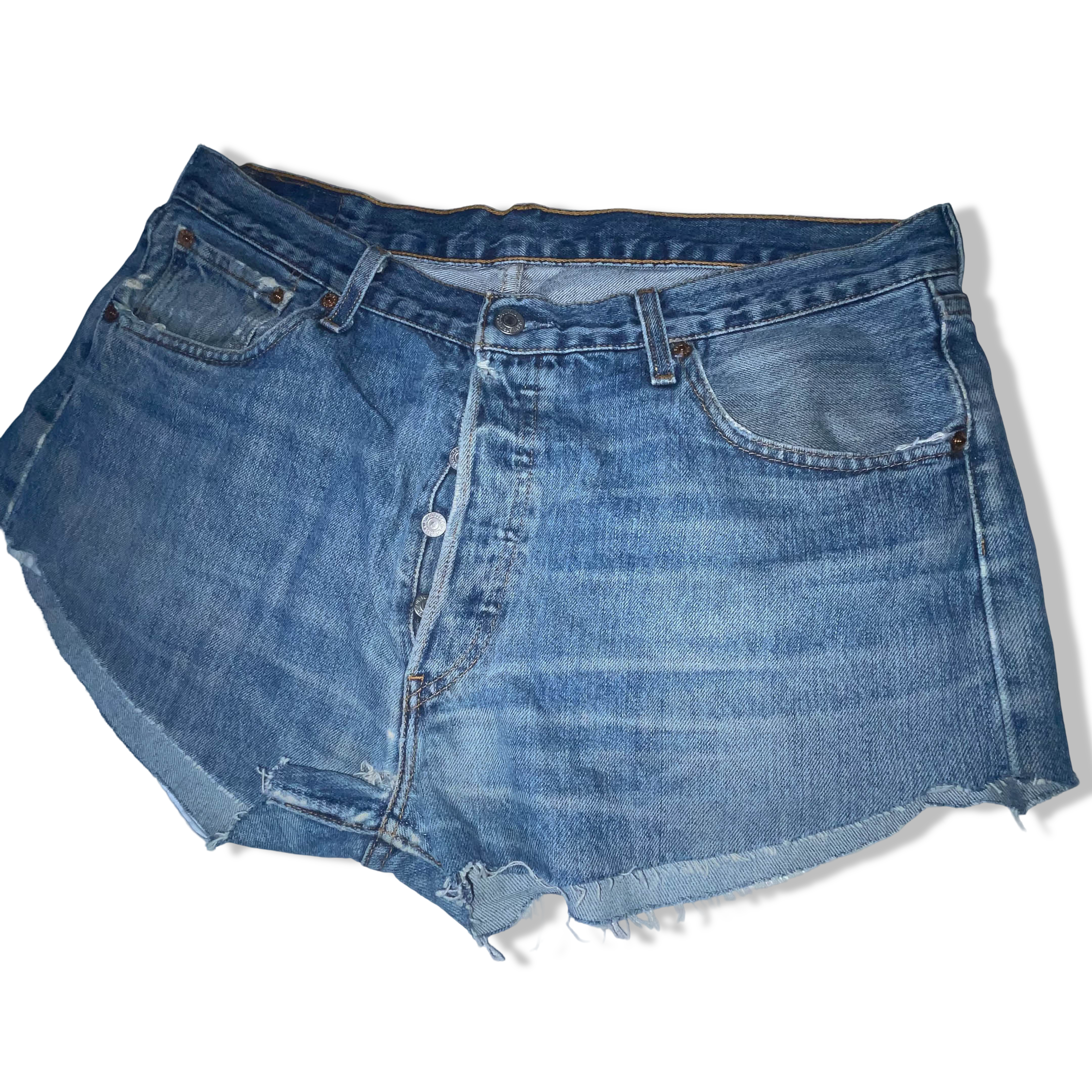 Vintage womens Levi's cut off blue bum short 501 36 X 5| L 36 W 5| SKU 3735