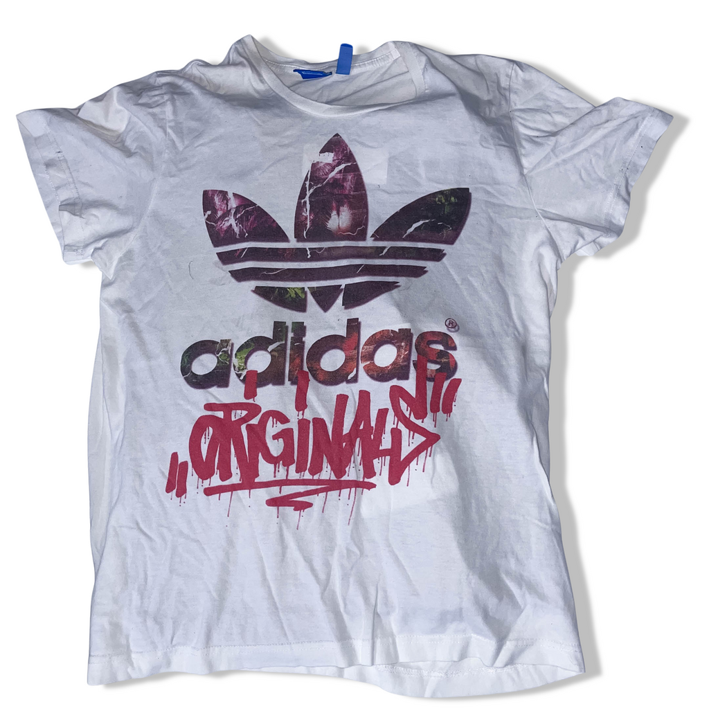 Vintage White Adidas Originals graphics medium short sleeve tees
